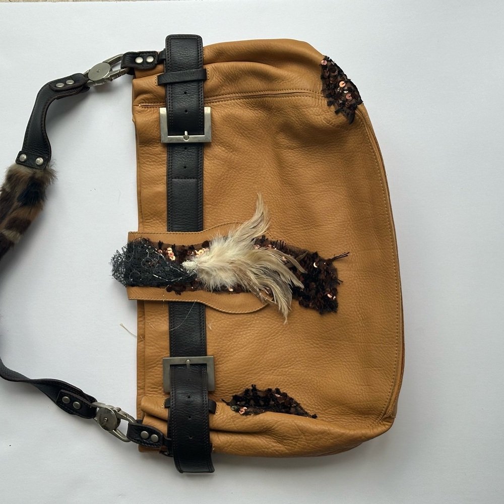 Stylish leather Tan Shoulder Bag with Black Accents